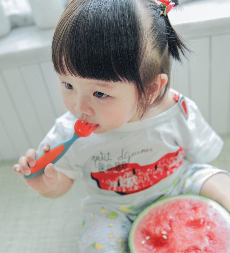 一颗西瓜能拍出怎样的儿童写真